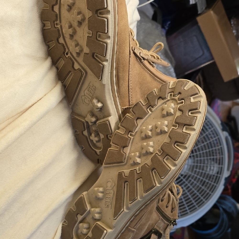 Cliffs by WHITE MOUNTAIN Tan Ankle Boots - Picture 3 of 5